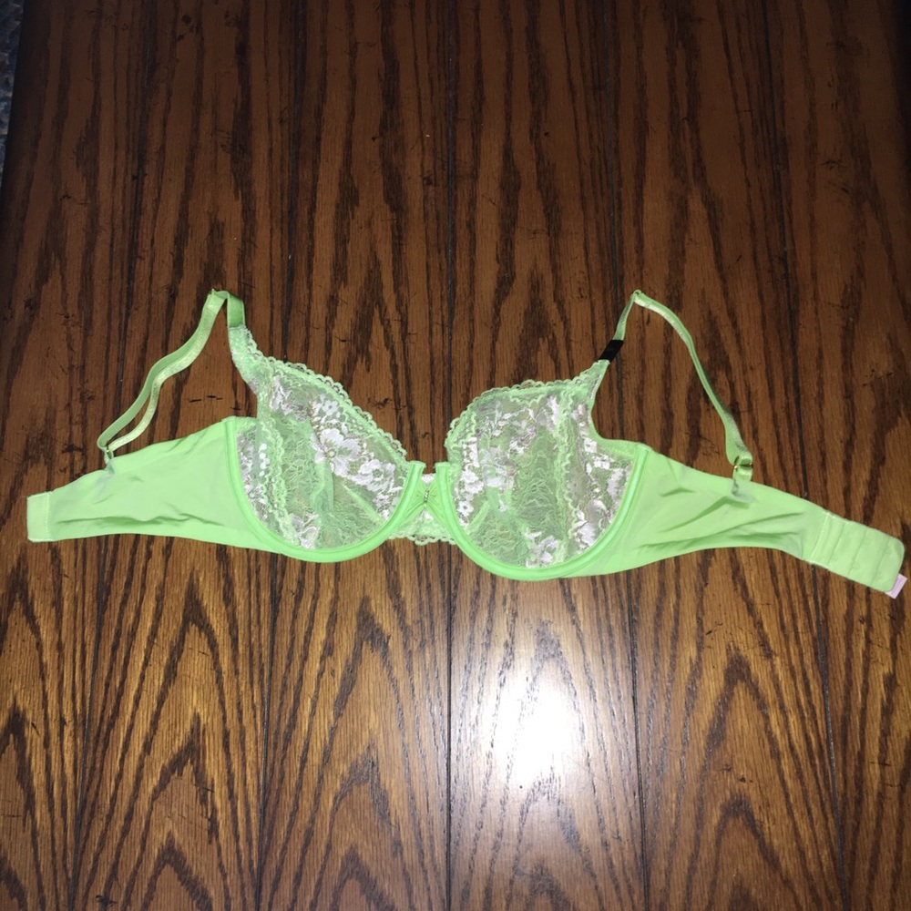 Victoria's Secret unlined bra 32DD NWOT